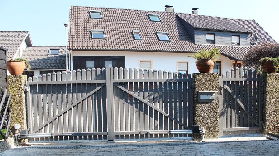 Drehtor Stuttgart, 1 + 2 Flügel, Innenansicht, RAL 9007