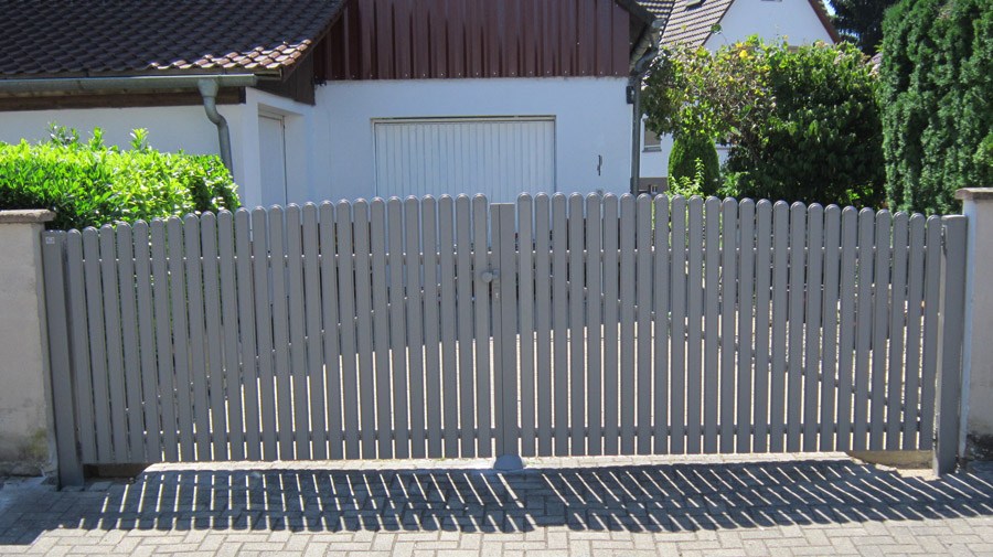 Drehtor Stuttgart, 2 Flügel, Überziehung, RAL 9007