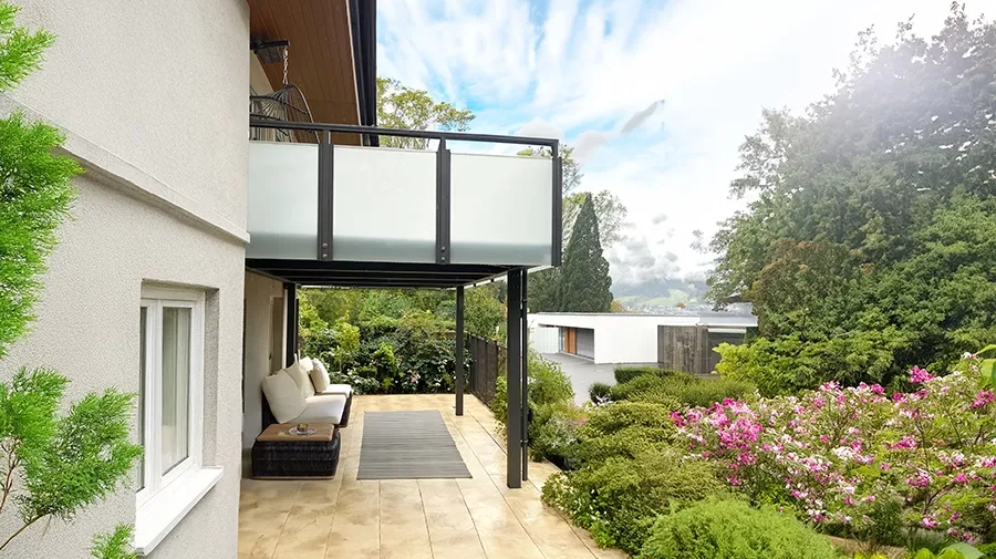 Anstellbalkon, Modell Delemont