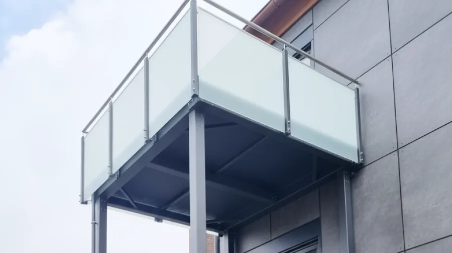 Anstellbalkon, Modell Lausanne