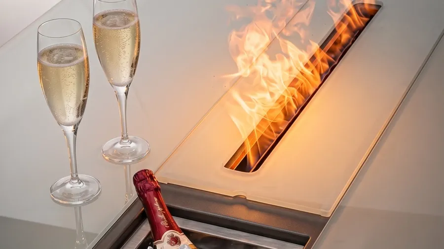 Aluminiumtisch "Fire & Ice", Tischlplatte Milchglas